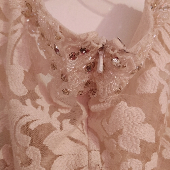 Formal dress - Picture 4 of 4